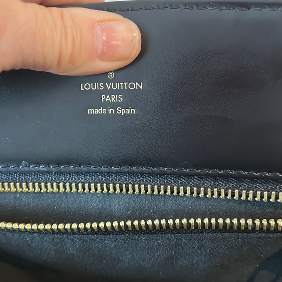 Louis Vuitton Phoenix - Picture 3 of 10